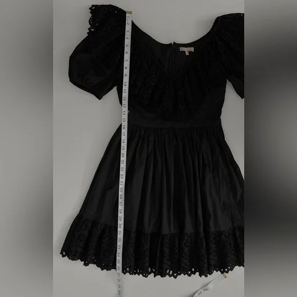 $2K Michael Kors Collection COTTON POPLIN PUFF-SLEEVE EYELET DRESS IN BLACK 6 - Picture 6 of 12